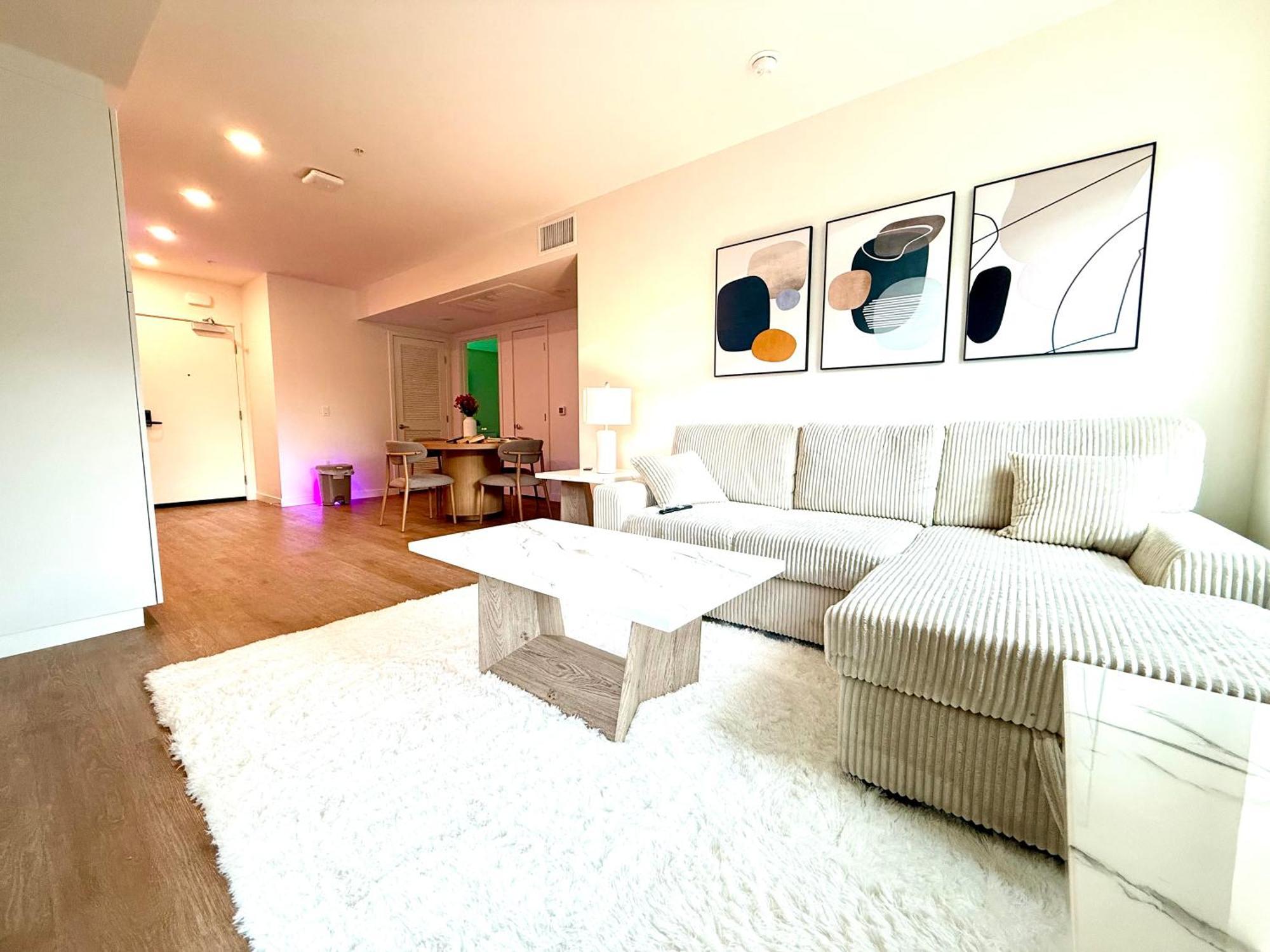 Luxury 2 Bedroom 2 Bathroom With Fitness And Outdoor Pool Apartahotel